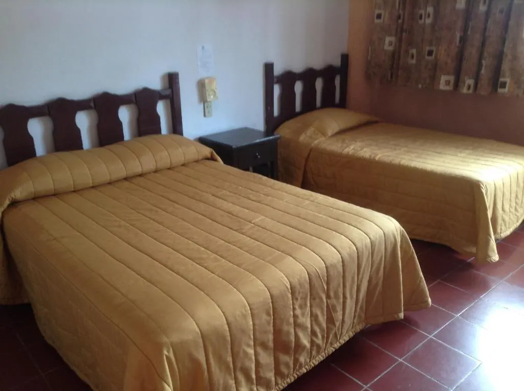 ***  Hotel Las Jacarandas Mazatlán México